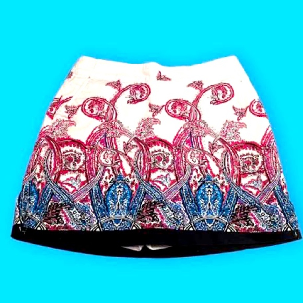 Lady Hagen Paisley Golf Skirt (attached shorts underneath). Size 2. EUC!